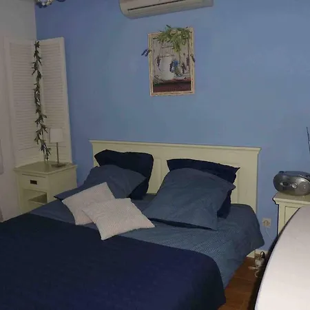 Bastide De L'escalette, Charmante Bastide Pour 6 Personnes Avec Piscine Holiday home Uzes