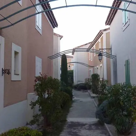 Bastide De L'escalette, Charmante Bastide Pour 6 Personnes Avec Piscine Uzes